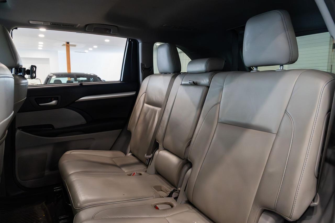 2018 Toyota Highlander XLE Gladstone OR
