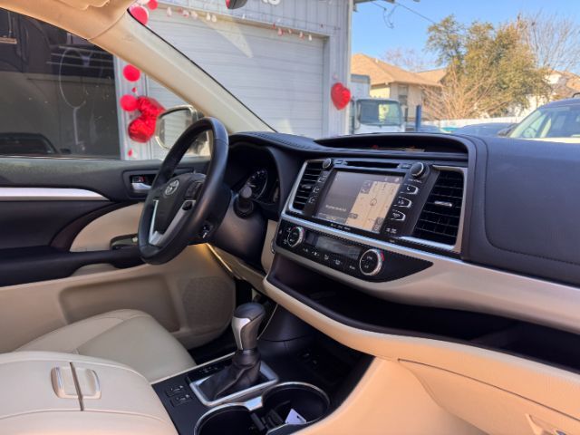 2018 Toyota Highlander XLE Houston TX