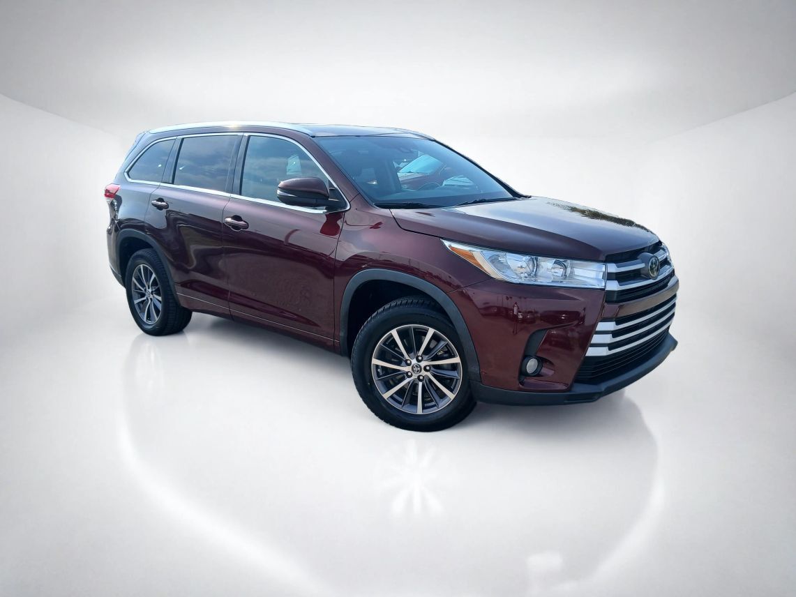 2018 Toyota Highlander XLE Sport Utility 4D