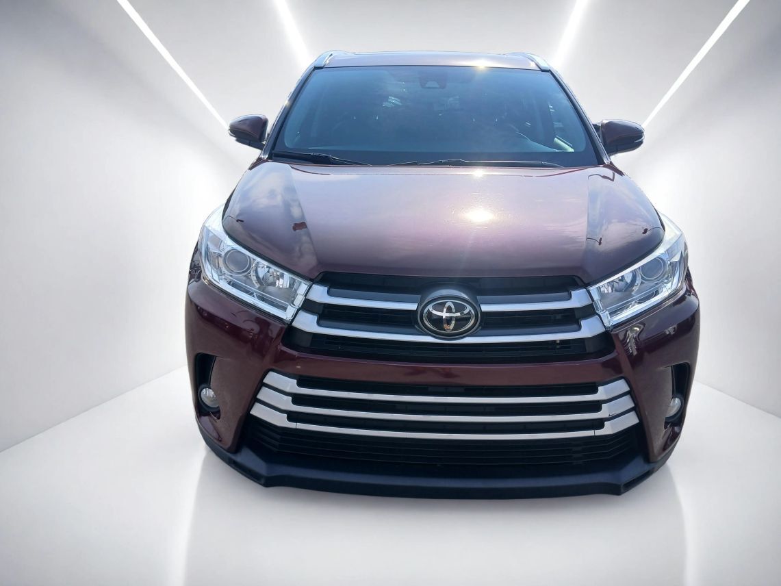 2018 Toyota Highlander XLE Sport Utility 4D