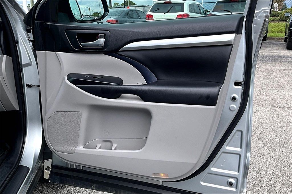 2018 Toyota Highlander XLE Sport Utility 4D Maitland FL