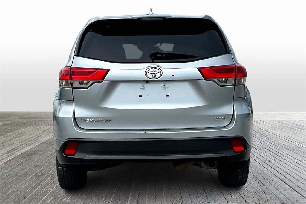 2018 Toyota Highlander XLE Sport Utility 4D Maitland FL