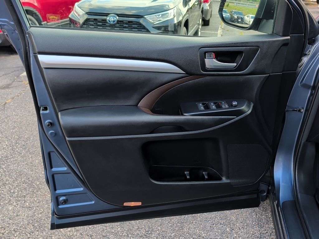 2018 Toyota Highlander XLE Worcester MA