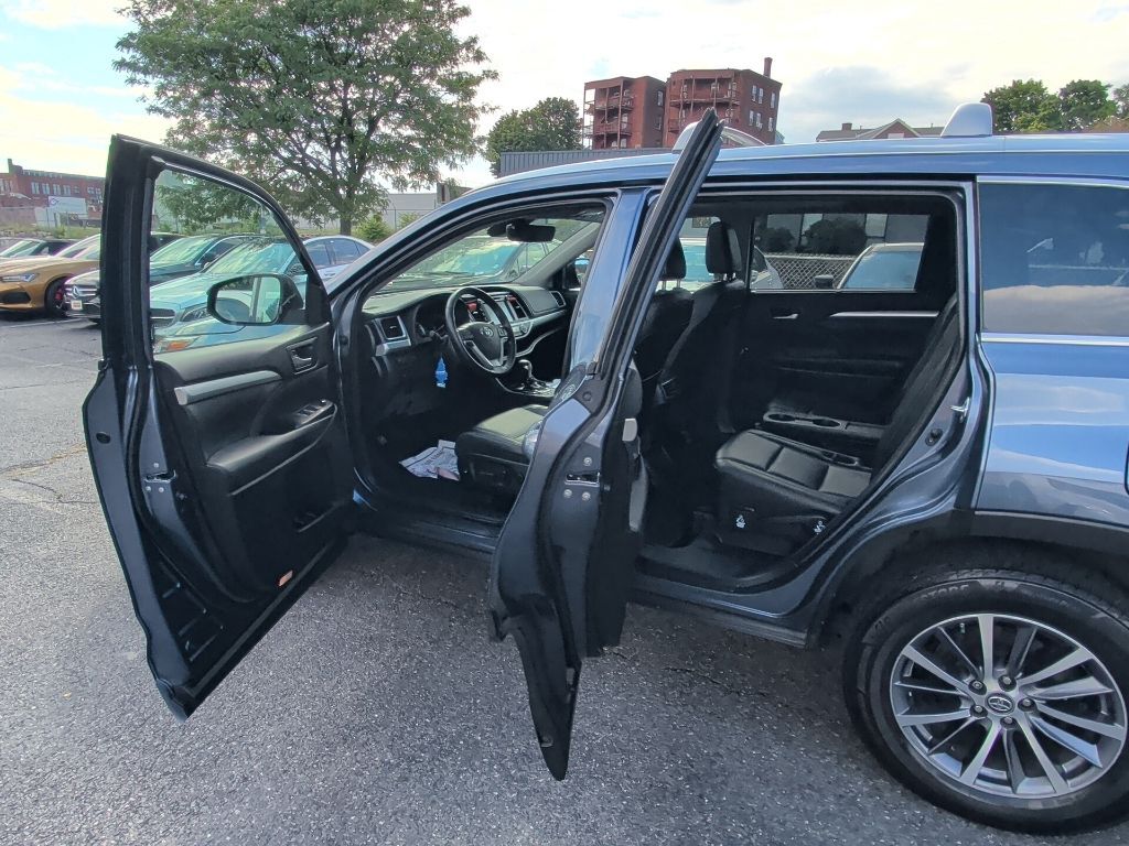 2018 Toyota Highlander XLE Worcester MA