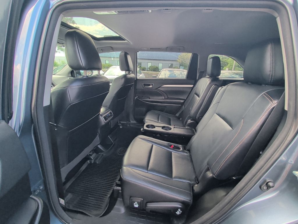 2018 Toyota Highlander XLE Worcester MA