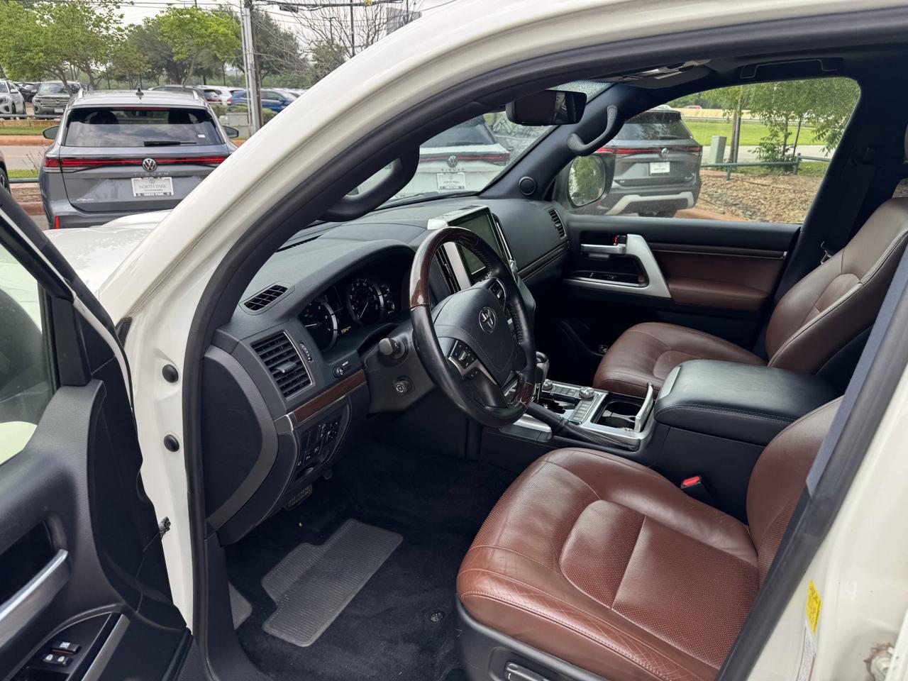 2018 Toyota Land Cruiser Base
