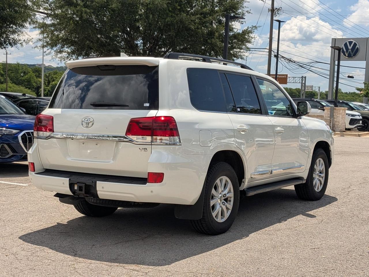 2018 Toyota Land Cruiser Base