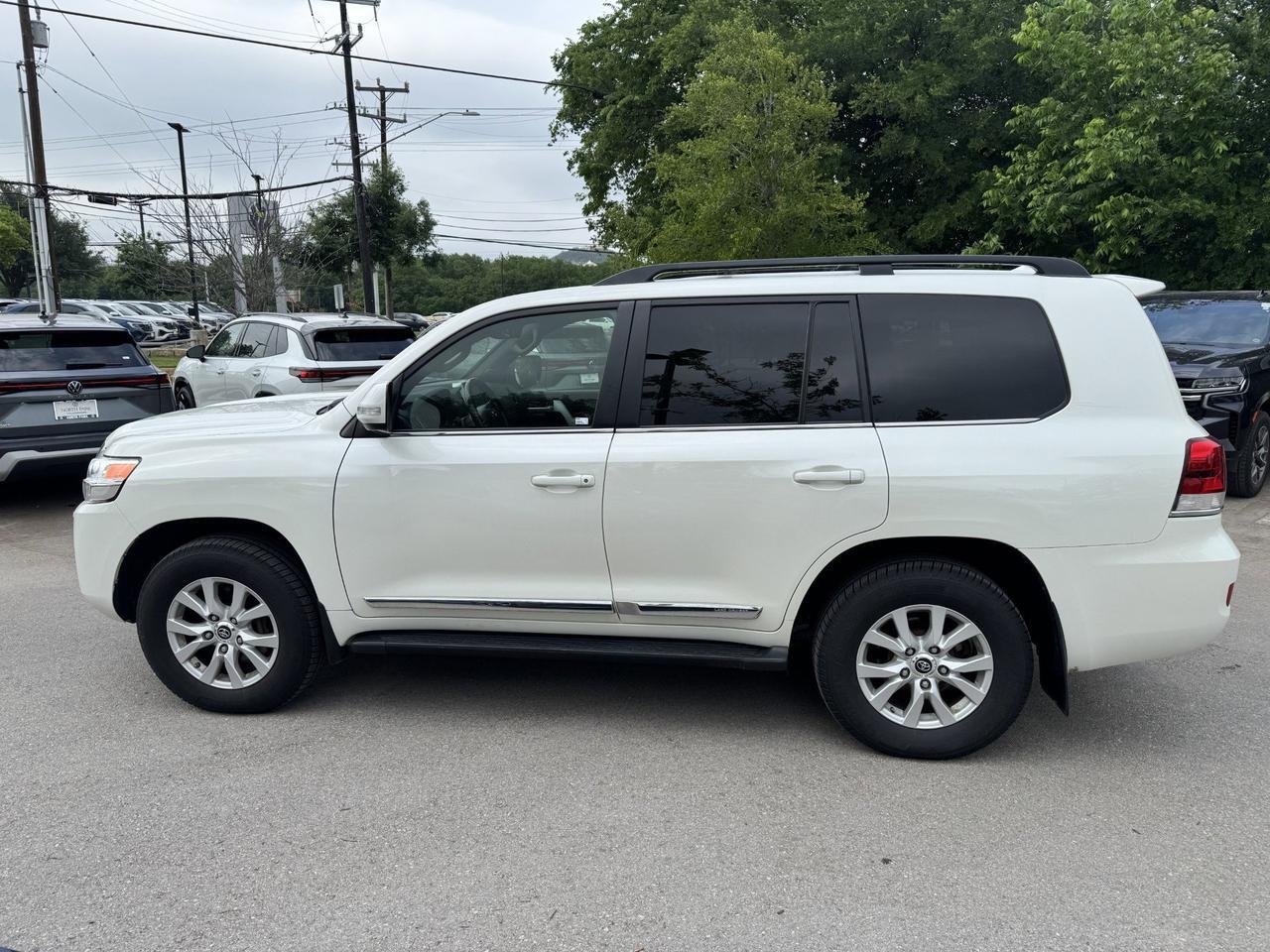 2018 Toyota Land Cruiser Base
