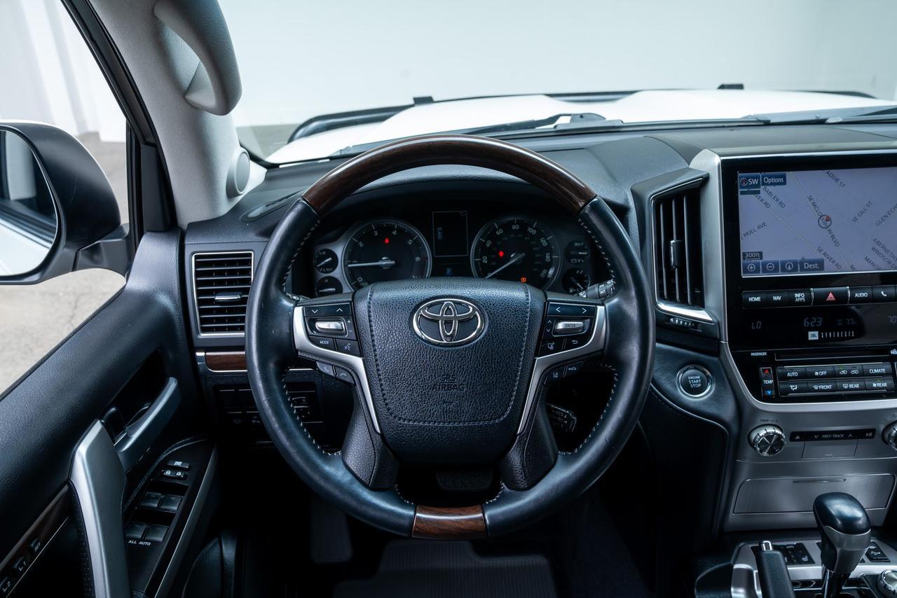 2018 Toyota Land Cruiser Rear Seat Entertainment System Moonroof Portland OR
