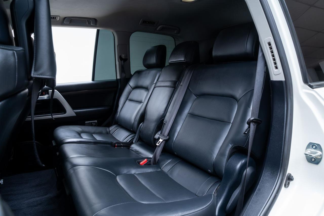 2018 Toyota Land Cruiser Rear Seat Entertainment System Moonroof Portland OR
