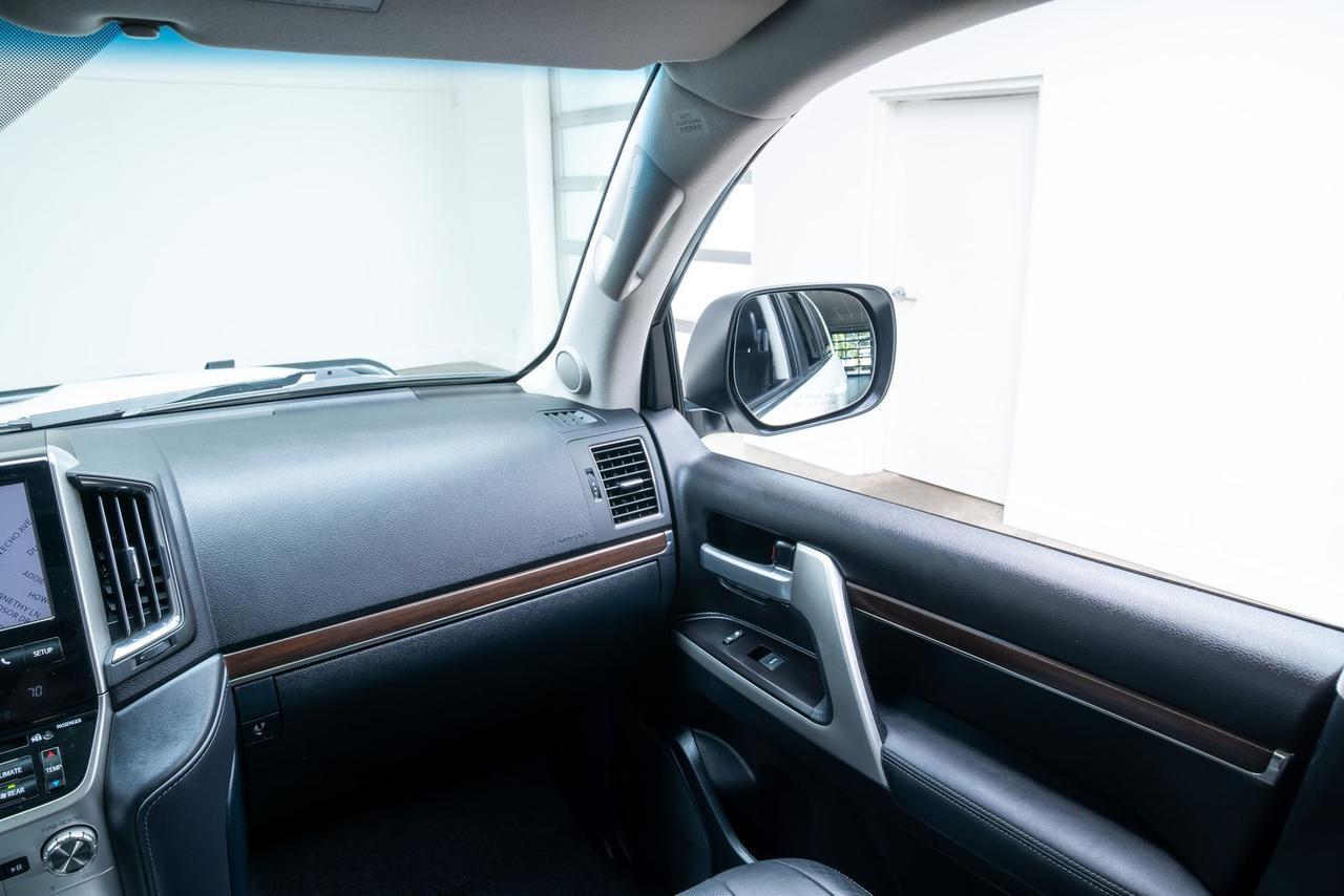 2018 Toyota Land Cruiser Rear Seat Entertainment System Moonroof Portland OR