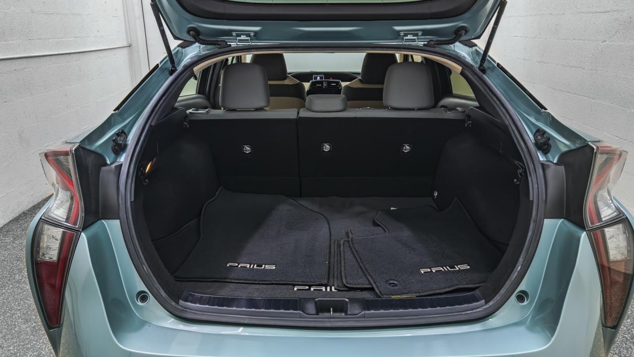 2018 Toyota Prius Three Tallmadge OH