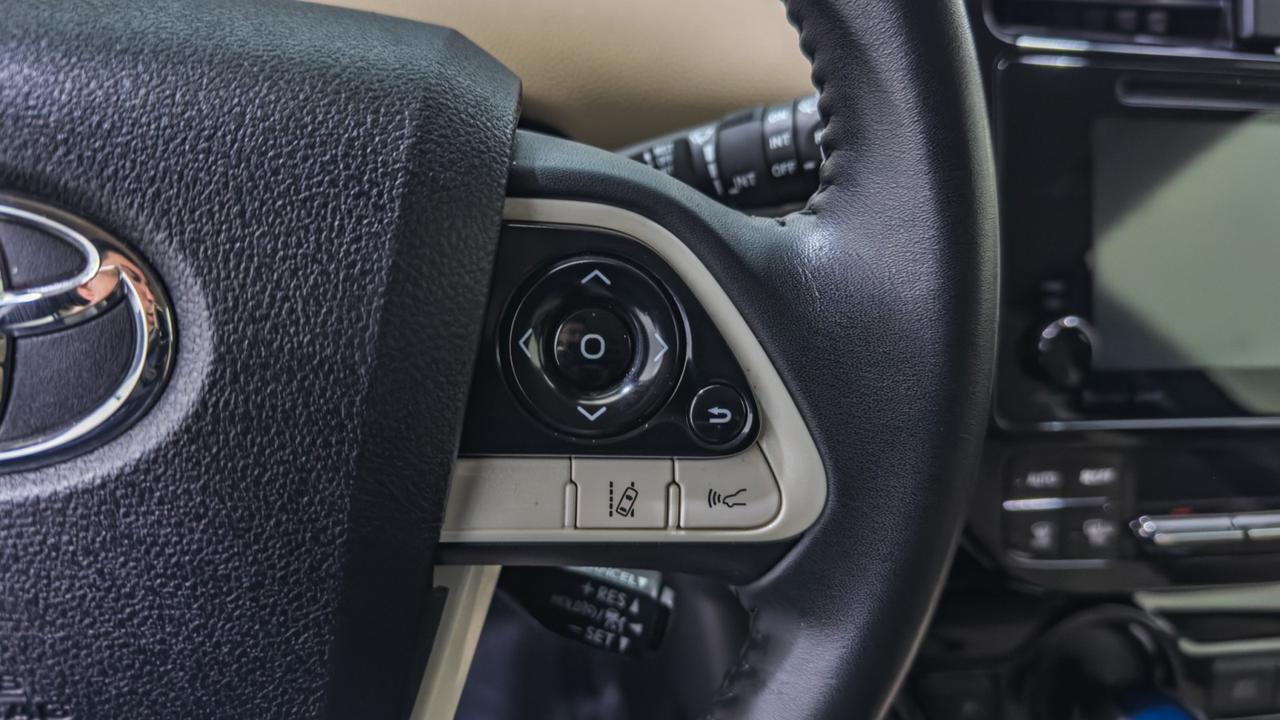 2018 Toyota Prius Three Tallmadge OH