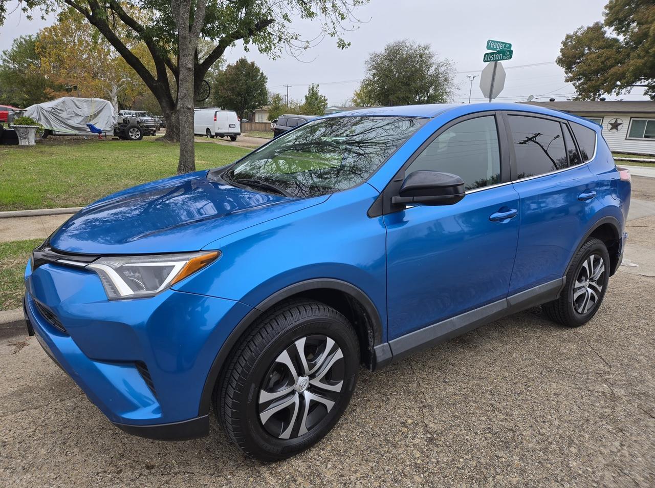 2018 Toyota RAV 4 LE