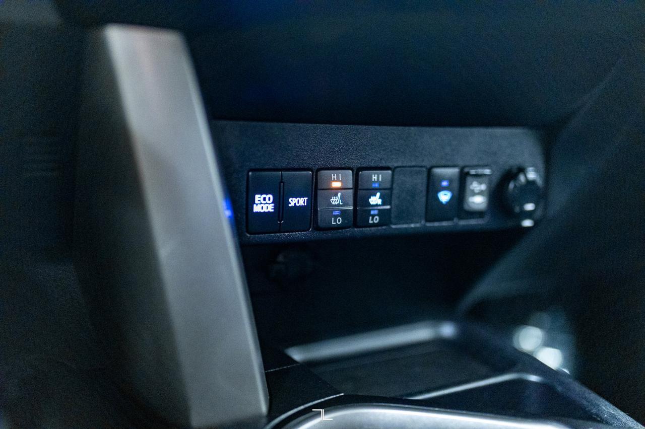 2018 Toyota RAV4 AWD LE BCam Red Deer AB