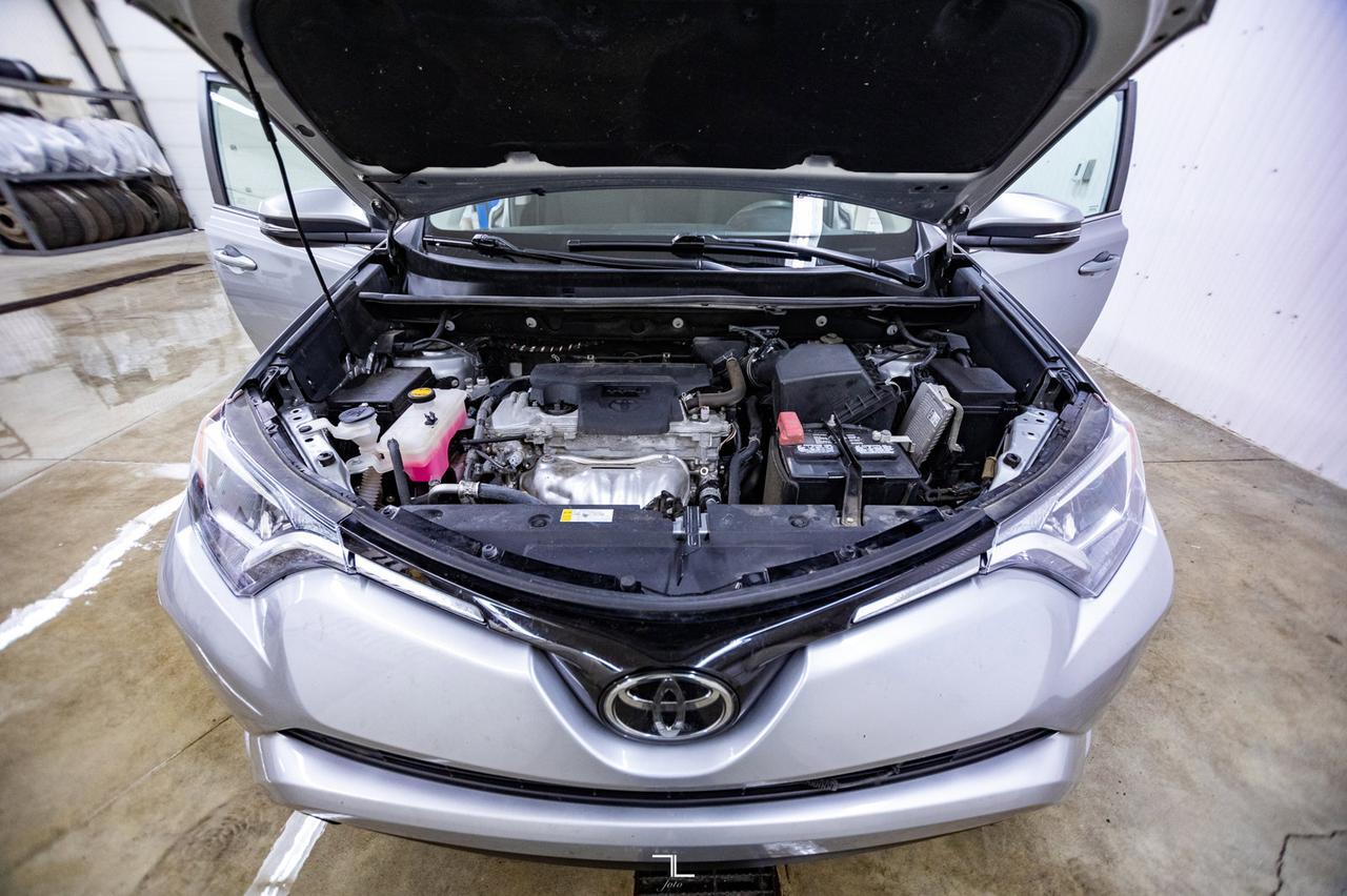 2018 Toyota RAV4 AWD LE BCam Red Deer AB