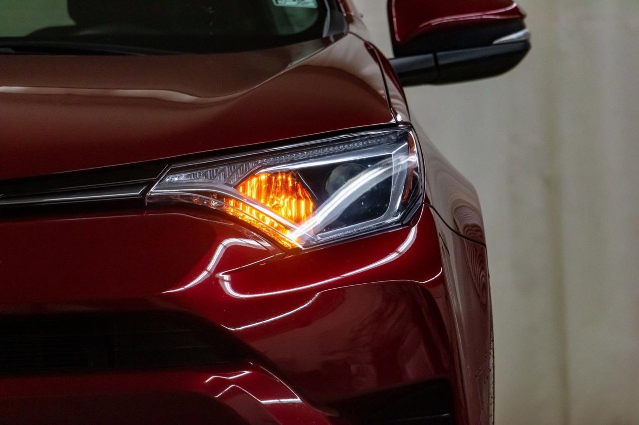 2018 Toyota RAV4 AWD LE BCam Red Deer AB