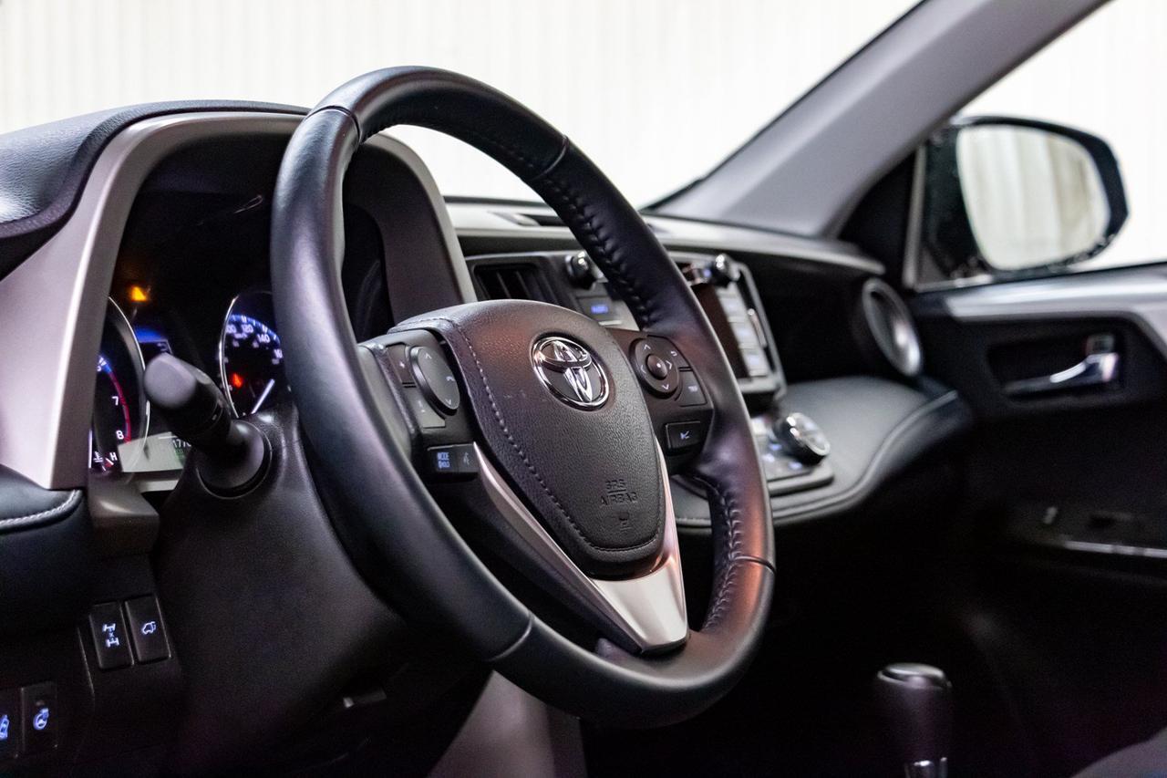 2018 Toyota RAV4 AWD XLE Roof BCam Red Deer AB