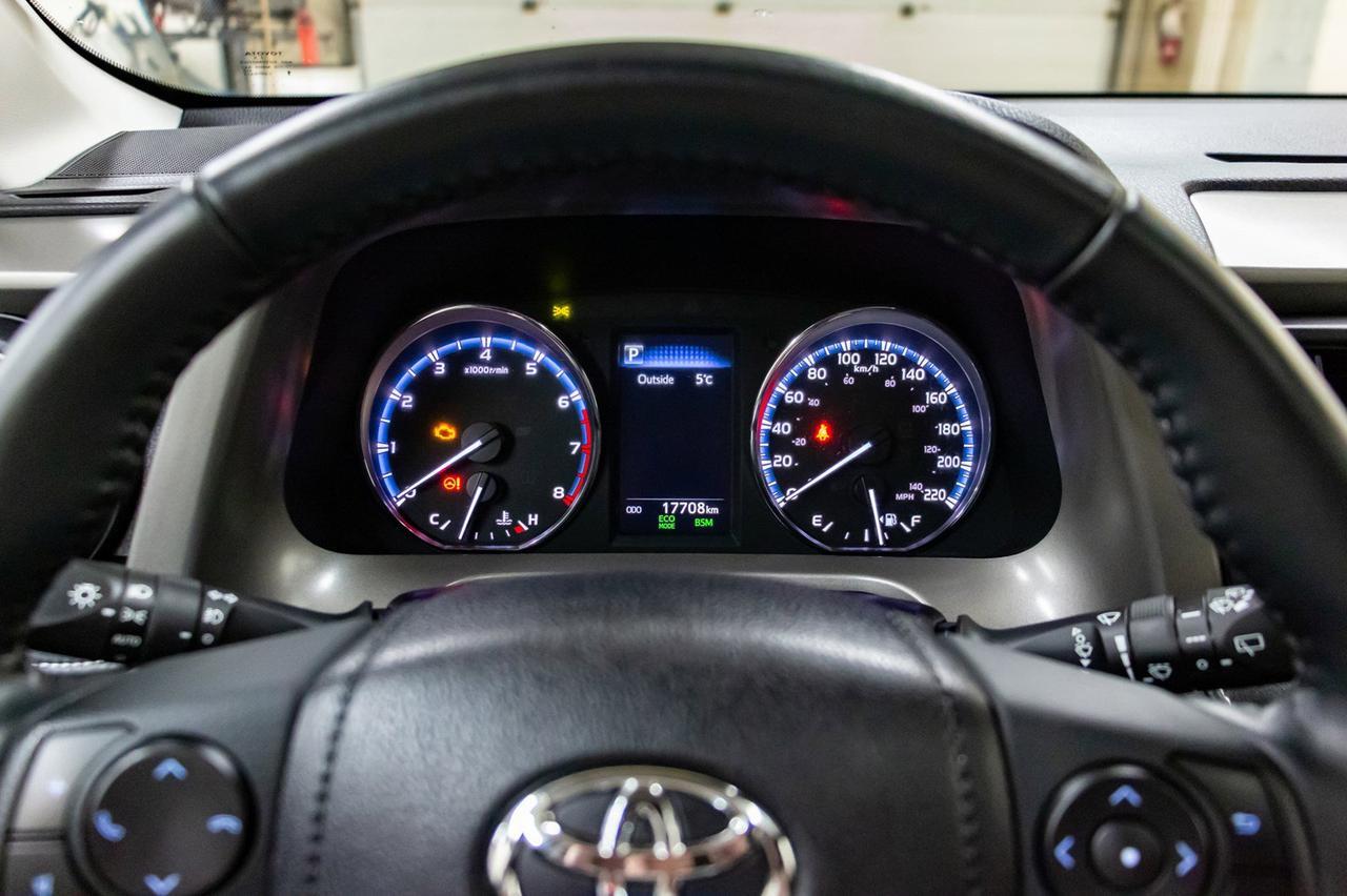 2018 Toyota RAV4 AWD XLE Roof BCam Red Deer AB