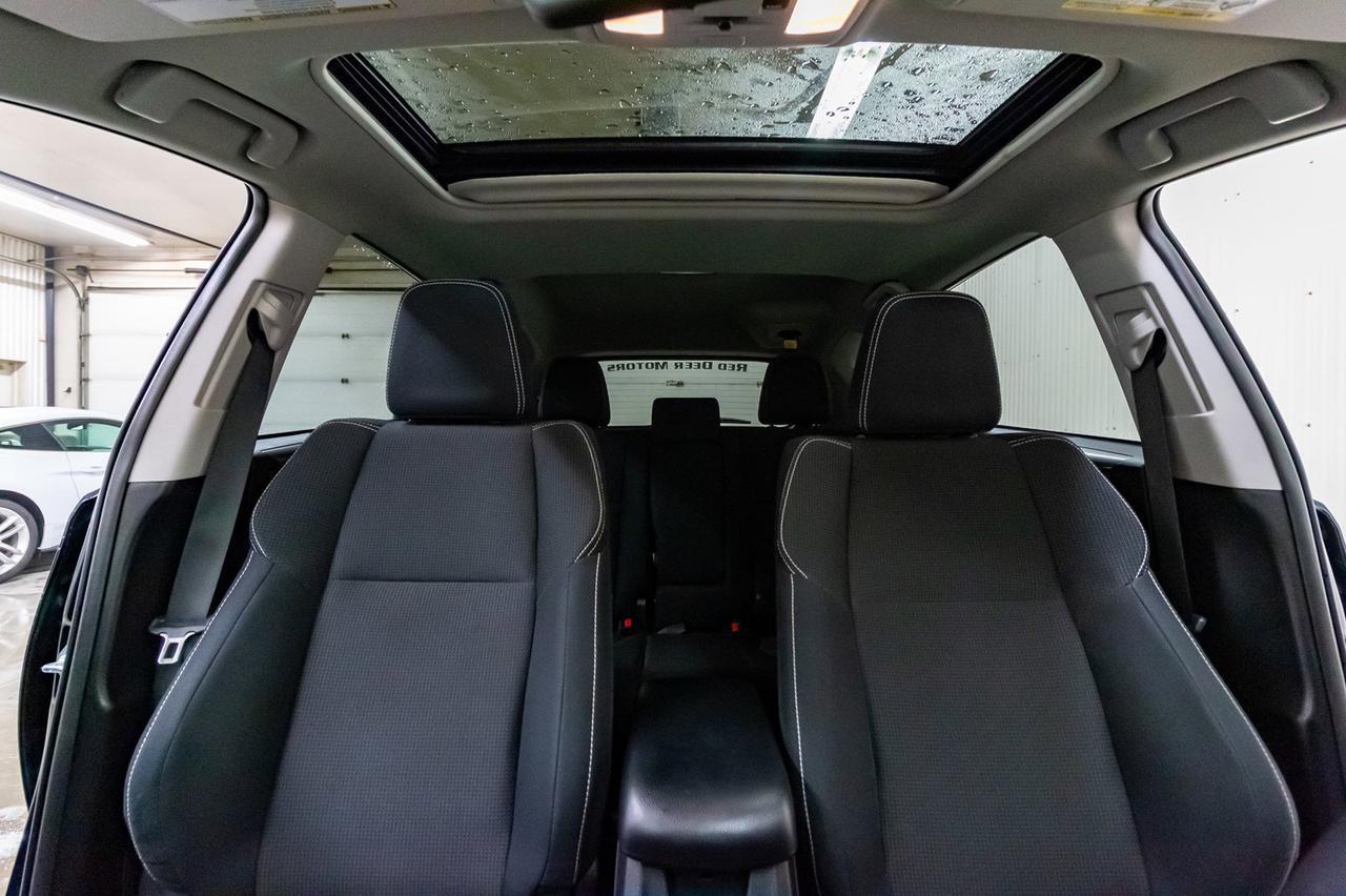 2018 Toyota RAV4 AWD XLE Roof BCam Red Deer AB