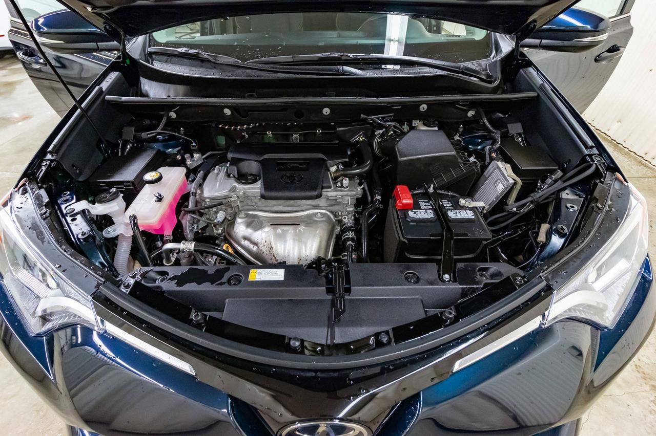 2018 Toyota RAV4 AWD XLE Roof BCam Red Deer AB