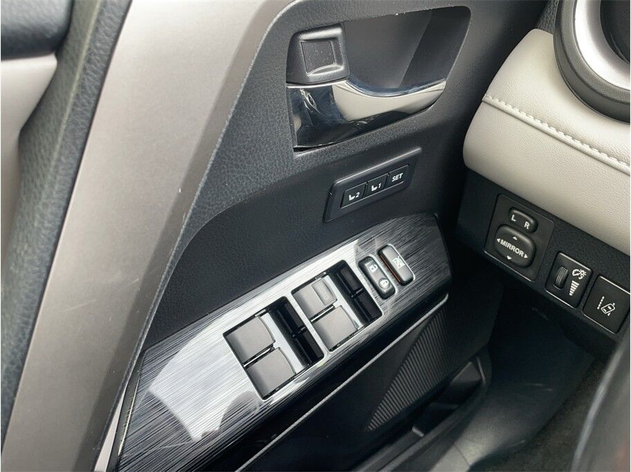 2018 Toyota RAV4 Hybrid Limited Sport Utility 4D Port Orchard WA