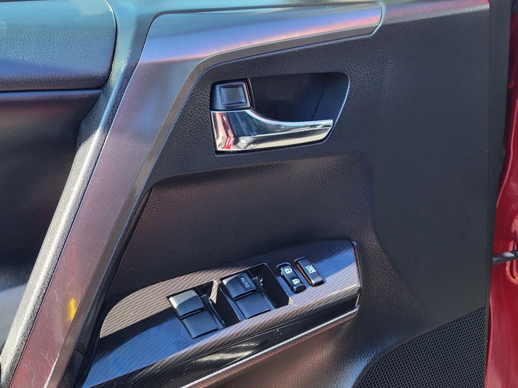 2018 Toyota RAV4 Hybrid SE North Attleboro MA