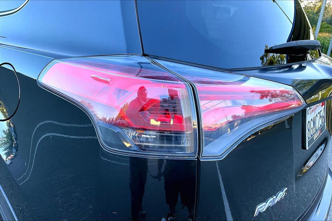 2018 Toyota RAV4 Hybrid XLE Folsom CA