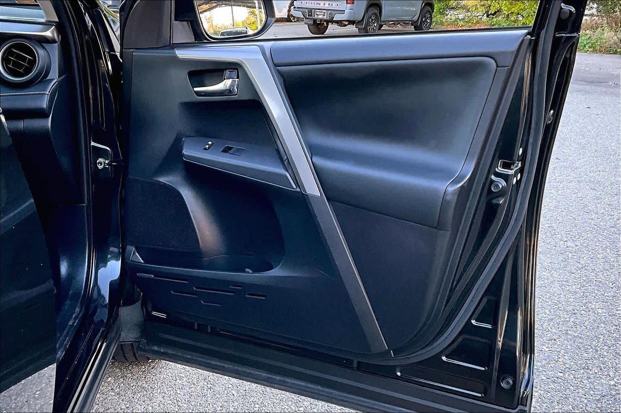 2018 Toyota RAV4 Hybrid XLE Folsom CA