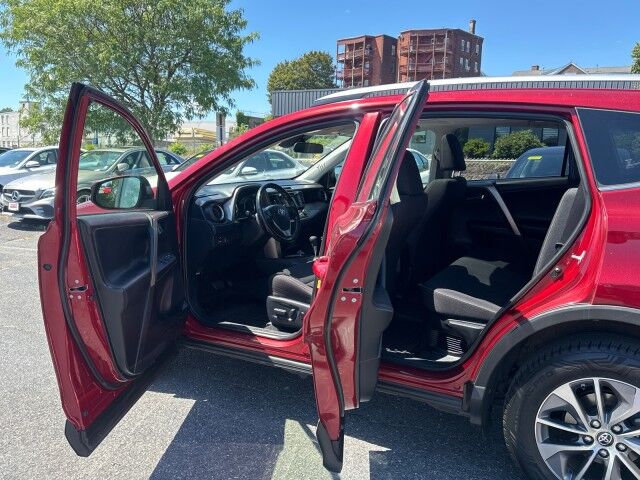 2018 Toyota RAV4 Hybrid XLE Worcester MA