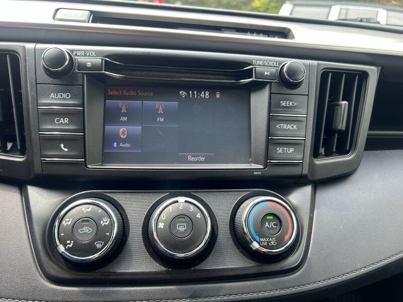 2018 Toyota RAV4 LE - EXCELLENT SERVICE HISTORY Webster MA