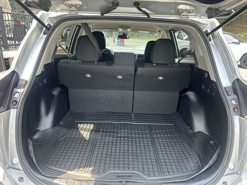 2018 Toyota RAV4 LE - EXCELLENT SERVICE HISTORY Webster MA
