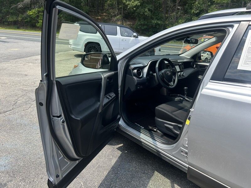 2018 Toyota RAV4 LE - EXCELLENT SERVICE HISTORY Webster MA