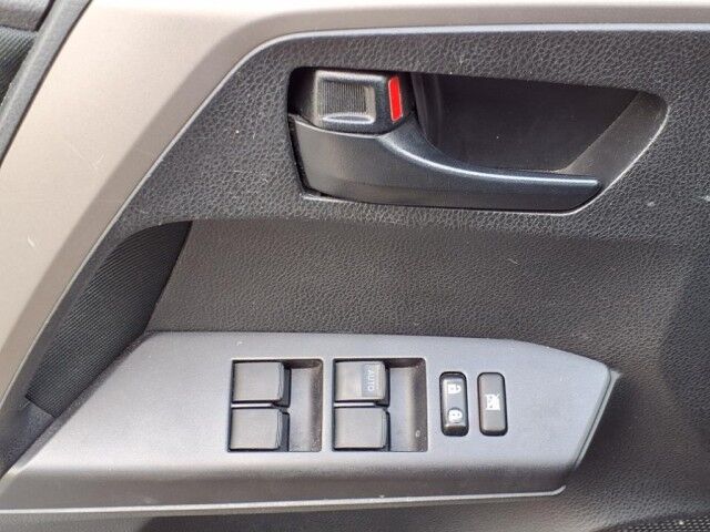 2018 Toyota RAV4 LE  TX