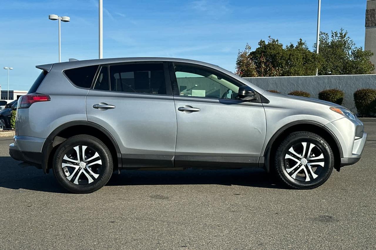 2018 Toyota RAV4 LE Roseville CA