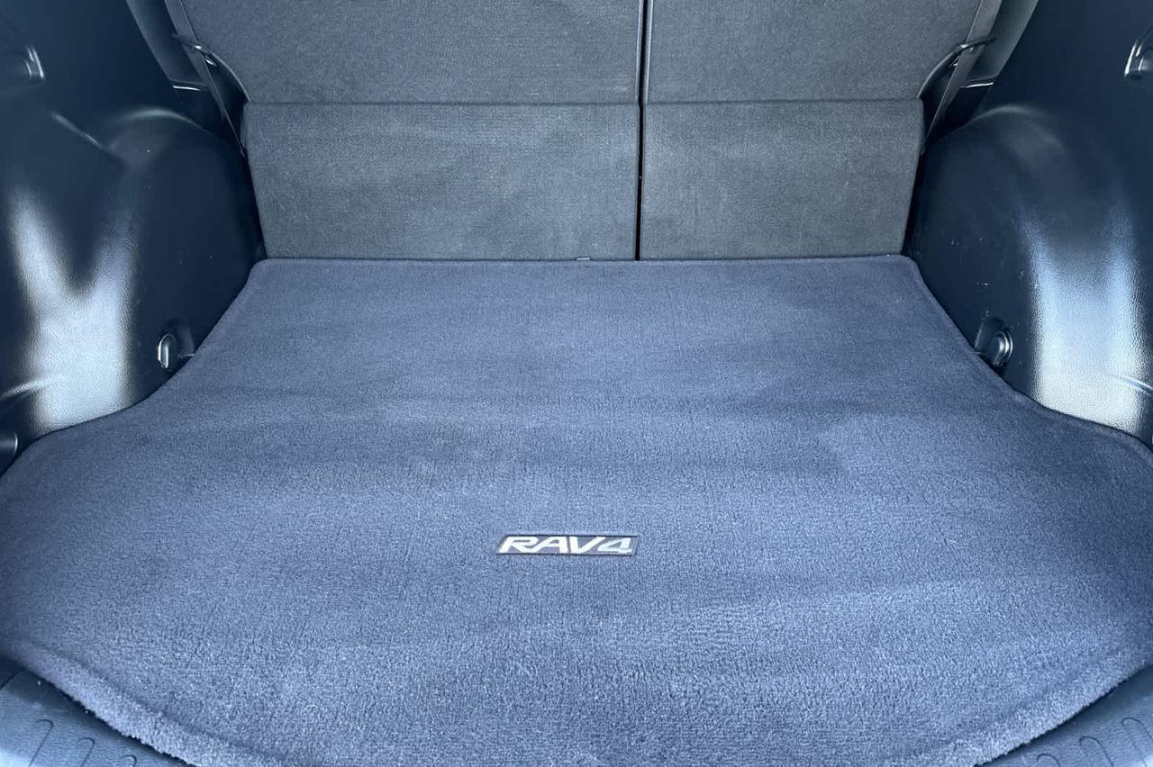 2018 Toyota RAV4 LE Roseville CA