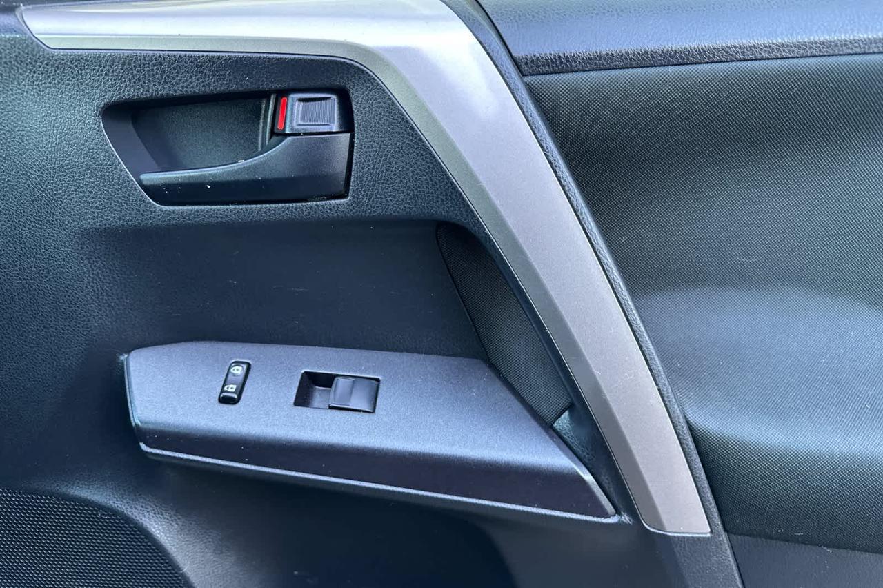 2018 Toyota RAV4 LE Roseville CA