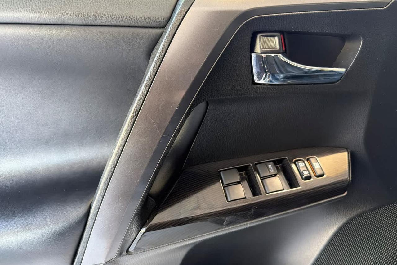 2018 Toyota RAV4 SE Roseville CA