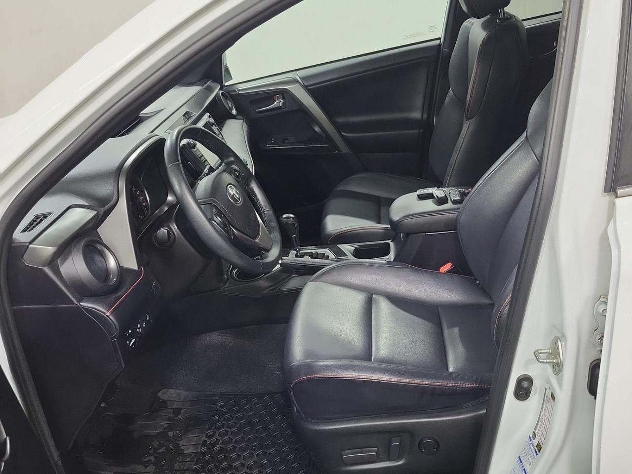 2018 Toyota RAV4 SE SUNROOF B.CAM HTDLTHRSEATS LOWKMS NOACCIDENT Toronto ON