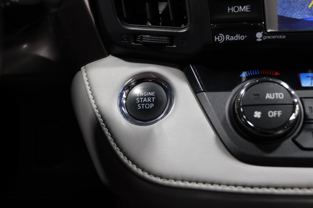 2018 Toyota RAV4 XLE FWD 4dr Suv Skokie IL