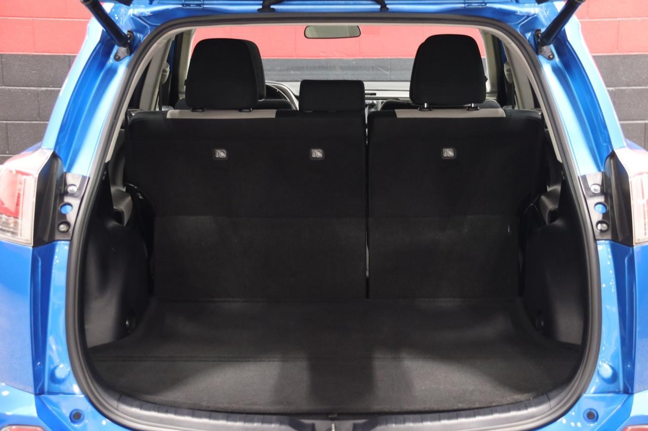 2018 Toyota RAV4 XLE FWD 4dr Suv Skokie IL