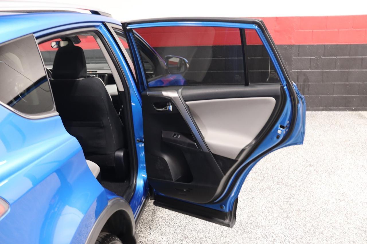 2018 Toyota RAV4 XLE FWD 4dr Suv Skokie IL