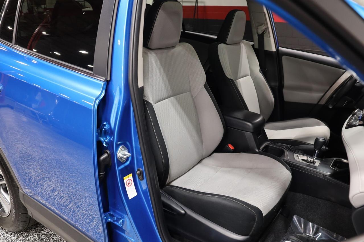 2018 Toyota RAV4 XLE FWD 4dr Suv Skokie IL