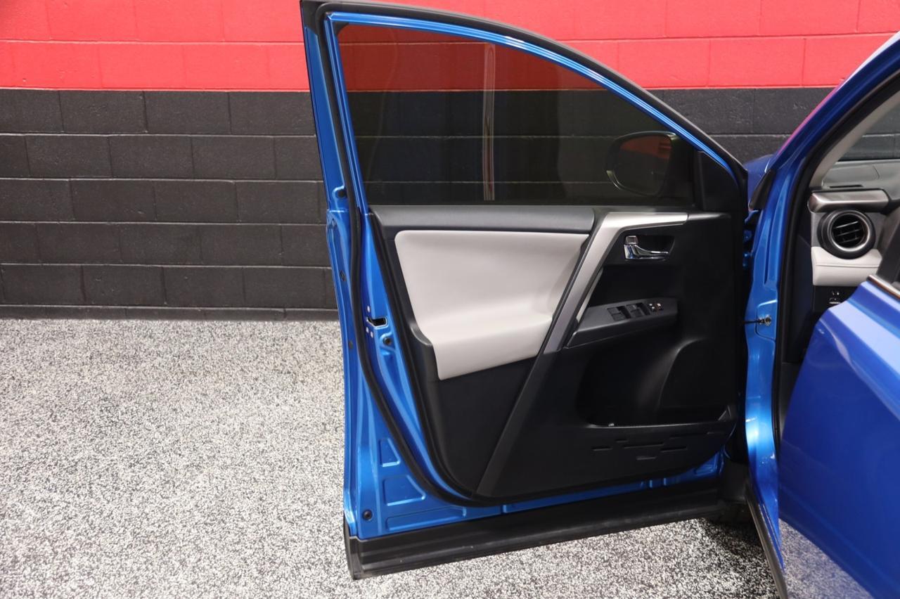 2018 Toyota RAV4 XLE FWD 4dr Suv Skokie IL