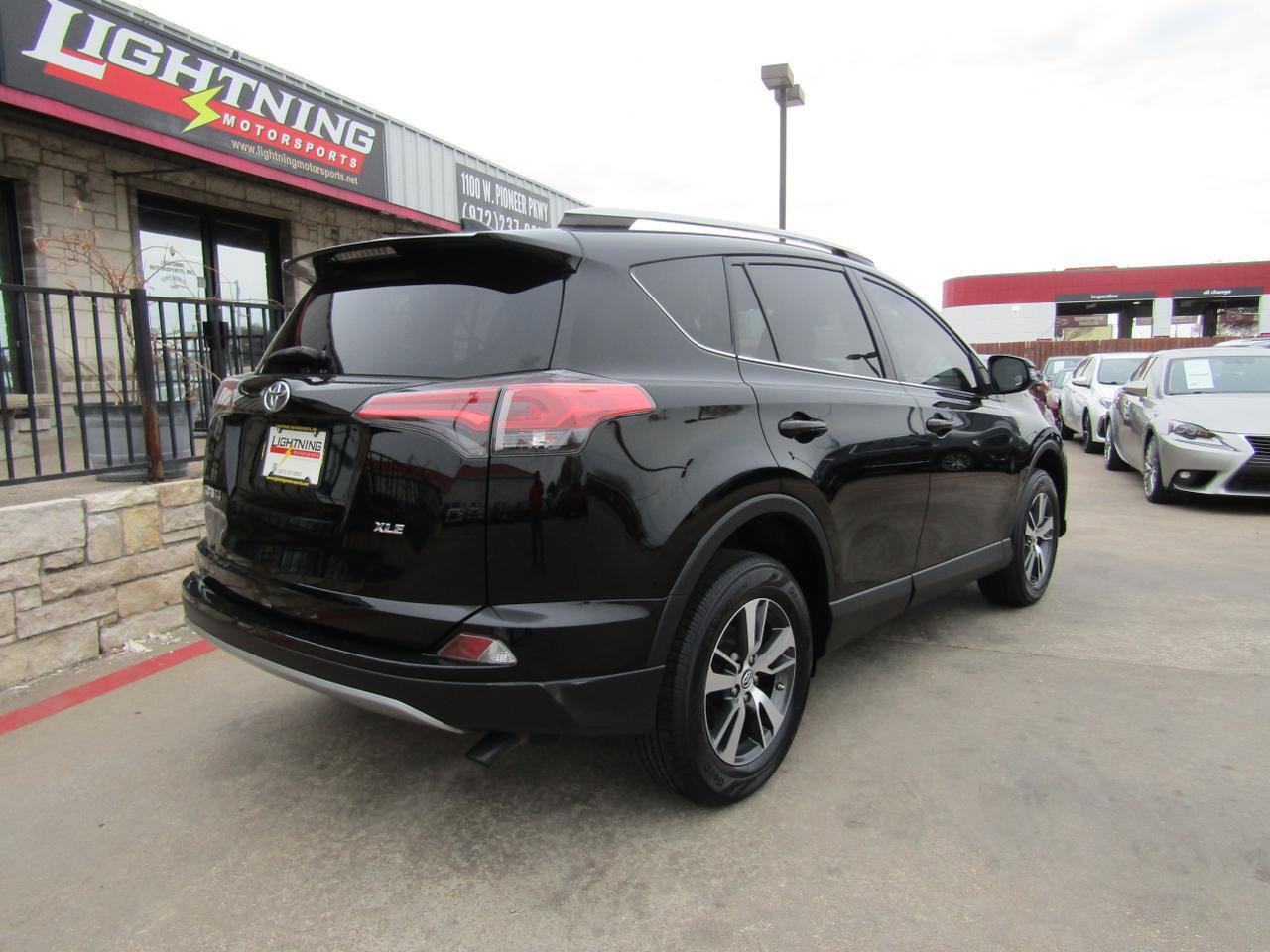 2018 Toyota RAV4 XLE FWD (Natl) Grand Prairie TX