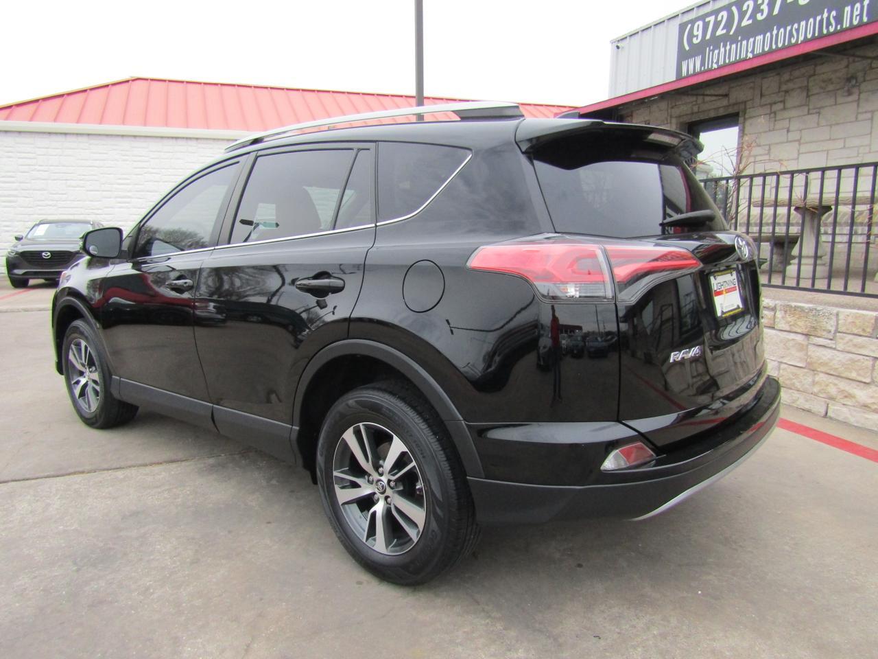 2018 Toyota RAV4 XLE FWD (Natl) Grand Prairie TX