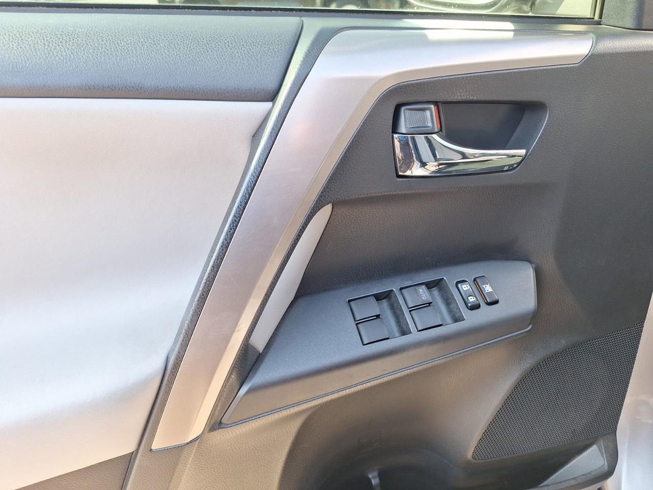 2018 Toyota RAV4 XLE Hurst TX
