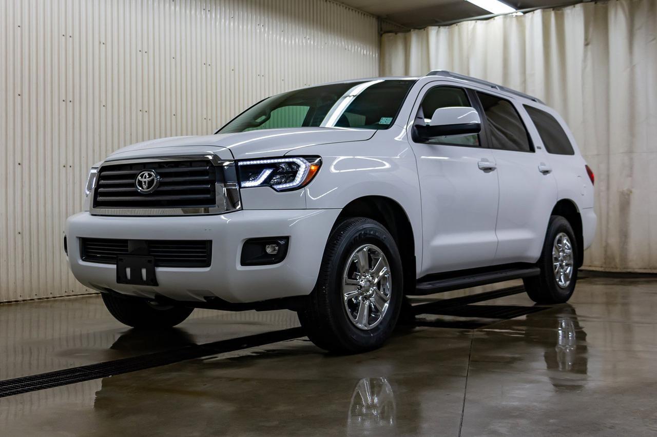 2018 Toyota Sequoia AWD SR5 Leather Roof BCam Red Deer AB