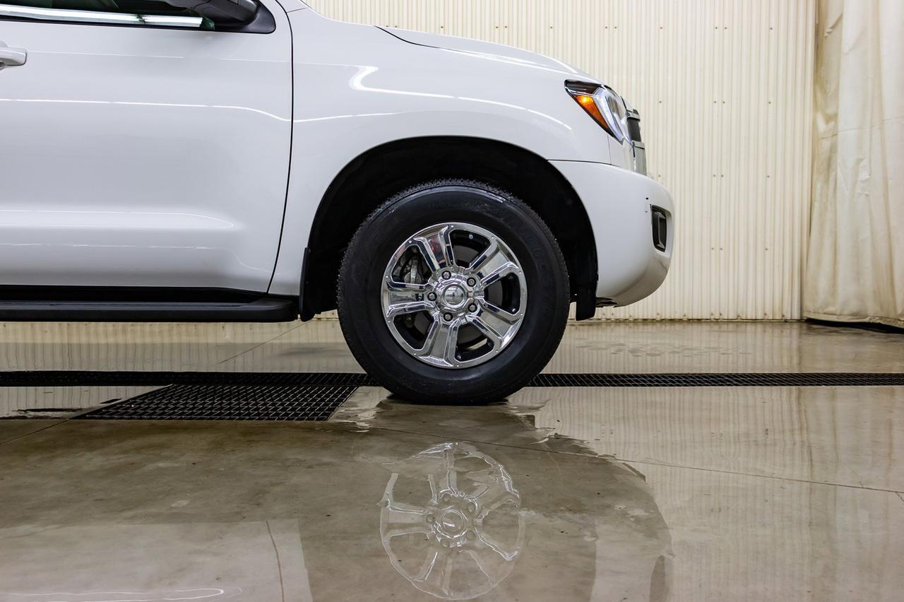 2018 Toyota Sequoia AWD SR5 Leather Roof BCam Red Deer AB