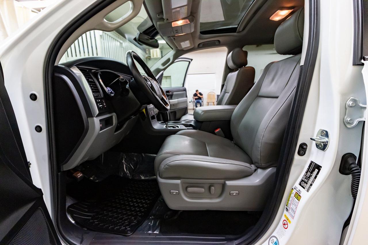 2018 Toyota Sequoia AWD SR5 Leather Roof BCam Red Deer AB